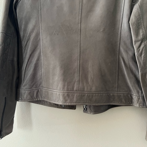 Vince NWT Gray Leather Biker Jacket with Quilted Sleeve Detail - size M - Picture 13 of 16